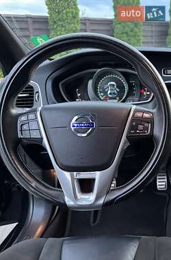 Хэтчбек Volvo V40 2013 в 