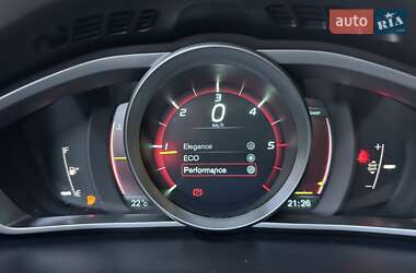 Хэтчбек Volvo V40 2013 в 