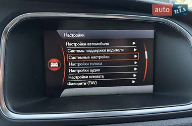Хэтчбек Volvo V40 2013 в 