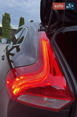 Хэтчбек Volvo V40 2013 в 