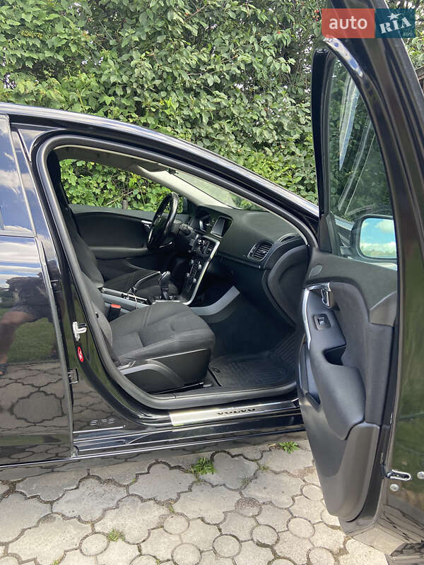 Хэтчбек Volvo V40 2013 в Владимире