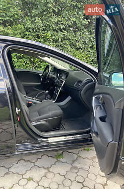 Хэтчбек Volvo V40 2013 в 