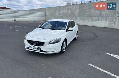 Хэтчбек Volvo V40 2014 в Солонке