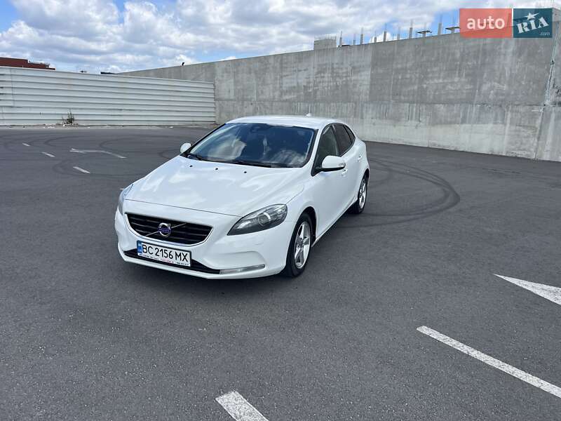 Volvo V40 2014