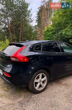 Хэтчбек Volvo V40 2014 в 