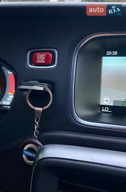 Хэтчбек Volvo V40 2014 в 