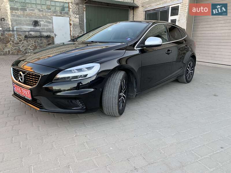 Volvo V40 2019