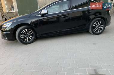 Хэтчбек Volvo V40 2019 в 