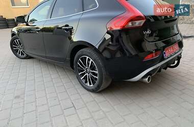 Хэтчбек Volvo V40 2019 в 