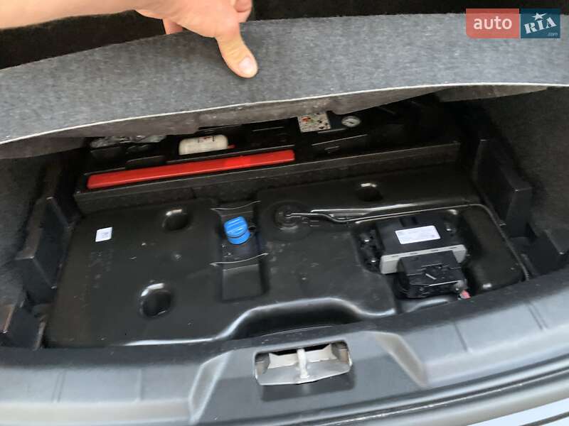 Хетчбек Volvo V40 2019 в Бродах
