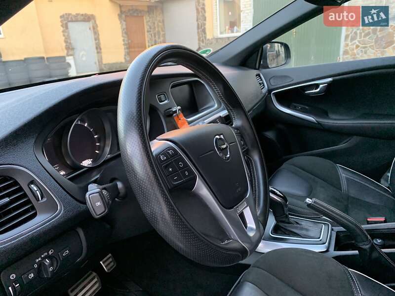 Хетчбек Volvo V40 2019 в Бродах