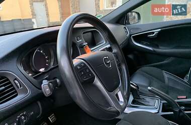 Хэтчбек Volvo V40 2019 в 