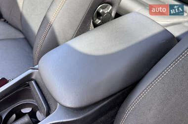 Хэтчбек Volvo V40 2014 в 