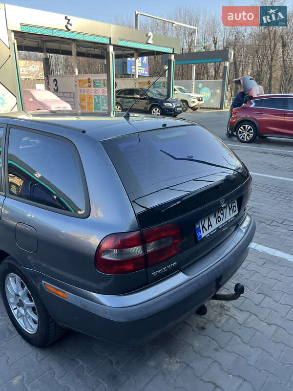 Универсал Volvo V40 2002 в Киеве
