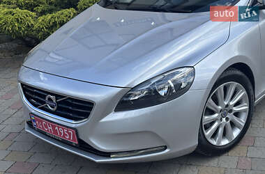 Хэтчбек Volvo V40 2014 в 