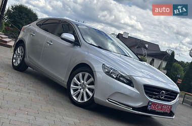 Хэтчбек Volvo V40 2014 в 
