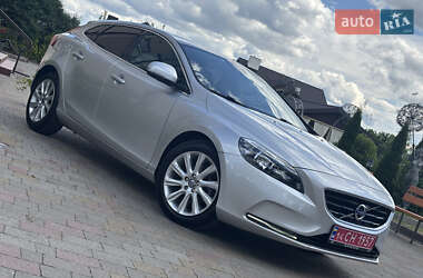 Хэтчбек Volvo V40 2014 в 