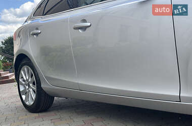 Хэтчбек Volvo V40 2014 в 