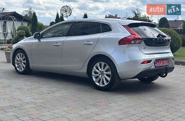 Хэтчбек Volvo V40 2014 в 
