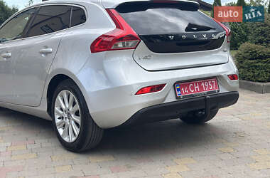 Хэтчбек Volvo V40 2014 в 