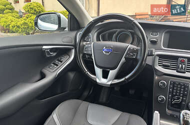 Хэтчбек Volvo V40 2014 в 