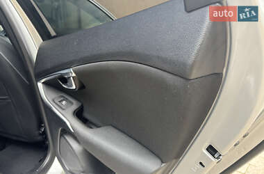 Хэтчбек Volvo V40 2014 в 