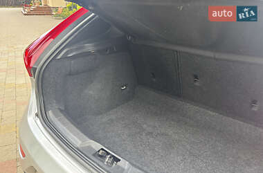 Хэтчбек Volvo V40 2014 в 