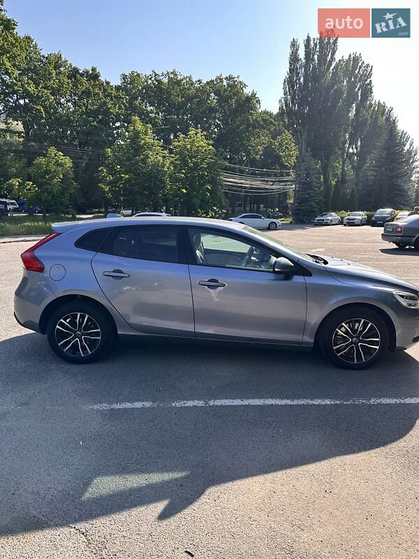Хетчбек Volvo V40 2017 в Вінниці