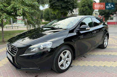 Хэтчбек Volvo V40 2014 в Сокирянах