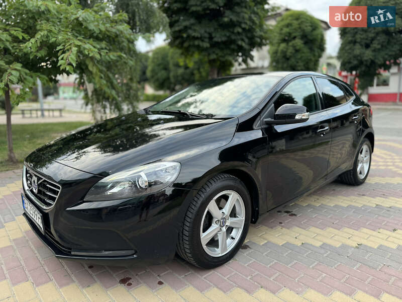 Volvo V40 2014