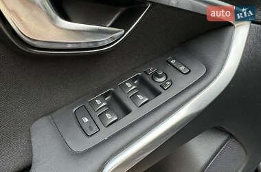 Хэтчбек Volvo V40 2014 в 