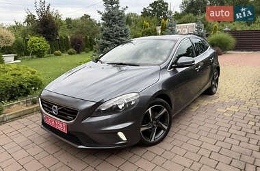 Хэтчбек Volvo V40 2013 в 