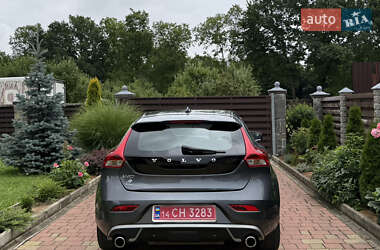 Хэтчбек Volvo V40 2013 в 