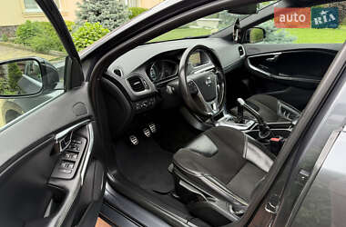 Хэтчбек Volvo V40 2013 в 