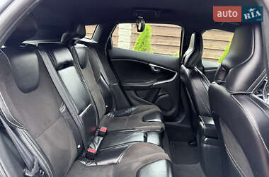 Хэтчбек Volvo V40 2013 в 