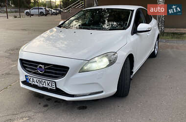 Хэтчбек Volvo V40 2013 в 
