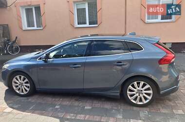 Хетчбек Volvo V40 2012 в Львові