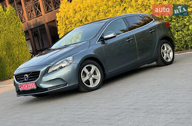 Хэтчбек Volvo V40 2014 в 