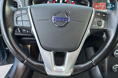 Хэтчбек Volvo V40 2014 в 