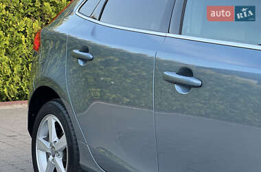 Хэтчбек Volvo V40 2014 в 