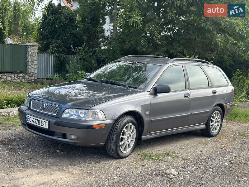 Volvo V40 2001