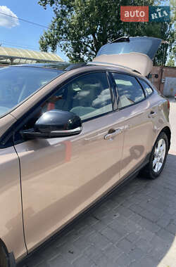 Хэтчбек Volvo V40 2015 в 