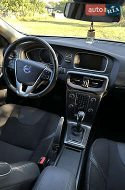 Хэтчбек Volvo V40 2014 в 