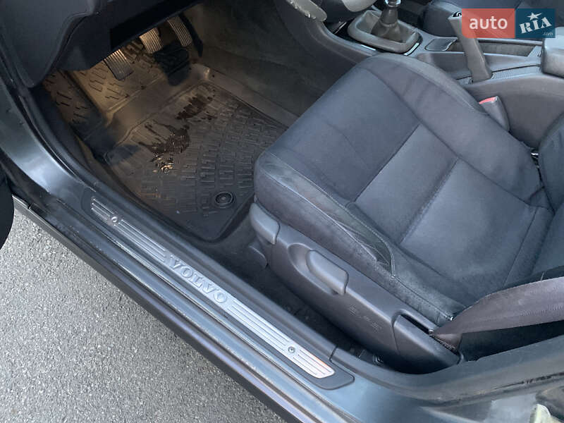 Универсал Volvo V40 2001 в Киеве