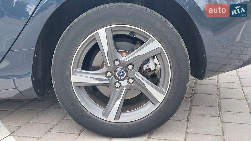 Хэтчбек Volvo V40 2014 в Луцке