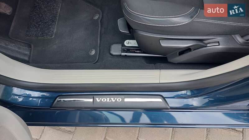 Хэтчбек Volvo V40 2014 в Луцке