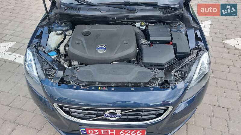 Хэтчбек Volvo V40 2014 в Луцке