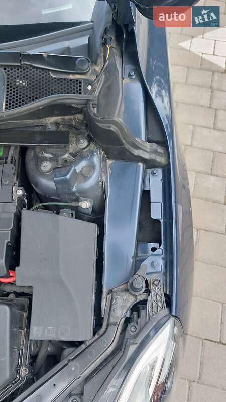 Хэтчбек Volvo V40 2014 в Луцке