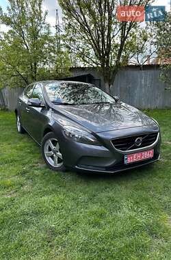 Хэтчбек Volvo V40 2013 в 