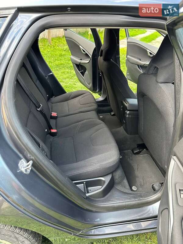 Хэтчбек Volvo V40 2013 в Луцке фото 17 Хэтчбек Volvo V40 2013 в Луцке